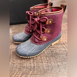 Tommy Hilfiger duck boots. Size 7 M
